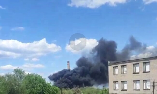 Стовп чорного диму навис над Дніпром: кадри і що відомо про НП