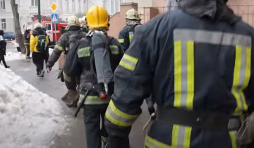 Пожежа в 16-поверховому будинку забрала життя киянина, деталі: "знаходився у ванній"