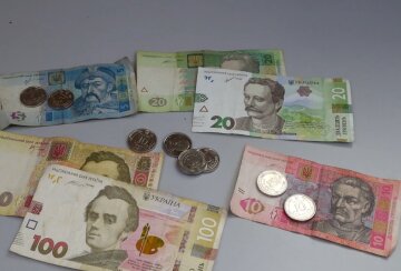 Грошова допомога для пенсіонерів в Харківській області