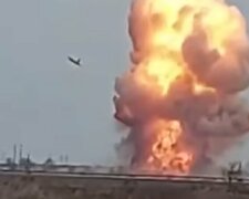 Новый авиаудар: россияне сбросили пять бомб на живописный поселок под Херсоном