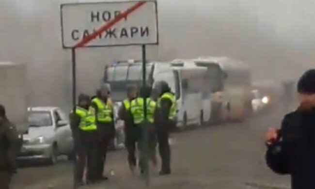 "Люди до сих пір бояться ": евакуйована павлоградка розповіла, що відбувається в Нових Санжарах