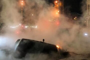 Техногенну НП в Києві висміяли їдкими фотожабами: «Найбільше дісталося…»