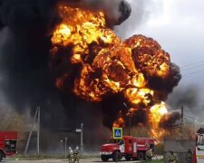 "Хтось знову невдало покурив?": у росії сильна пожежа стрясла Нижегородську область, відео
