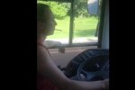 У Харкові покарали водія тролейбуса, відео: "курив за кермом і..."