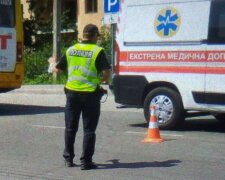 Пасажири голими руками підняли автобус, щоб врятувати людину: деталі НП на Львівщині