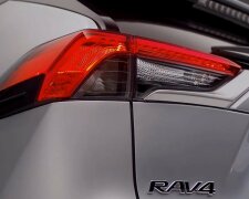 Toyota RAV4 2022 року