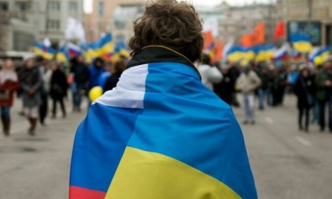 151229122710_ukraine_russia_flag_624x460_afp_nocredit