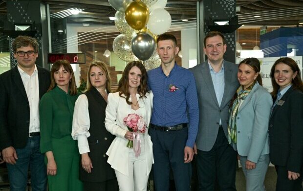 Святошинський ЦНАП порадував киян новою послугою: відбулась перша церемонія одруження