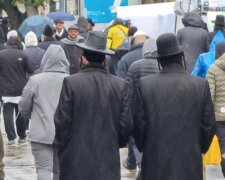 Верят в ВСУ и будут праздновать: тысячи хасидов съехались в Украину, кадры