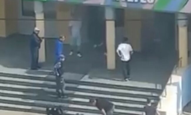 Стрельба прогремела в школе, много погибших и раненых: первые кадры трагедии в РФ