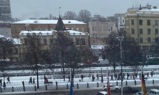 Огненное ЧП парализовало Днепр: людей массово эвакуируют, кадры происходящего