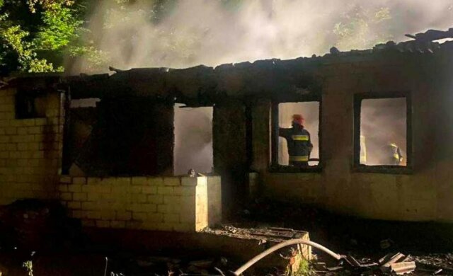 Вогонь погубив молоду сім'ю, подробиці трагедії на Чернігівщині: "Попрощатися прийшло все село"
