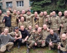 "Герої - вдома": десятки захисників України повернулися додому з полону, перші кадри
