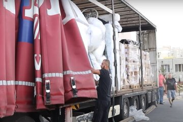 Бесплатные продукты для ВПЛ и пенсионеров в Запорожье