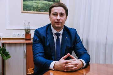 СМИ: Глава Земельного ведомства Роман Лещенко сплагиатил диссертацию у российских ученых