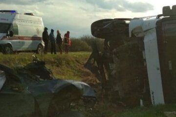 ДТП з вантажівкою на українській трасі забрала життя цілої родини: подробиці трагедії в день народження