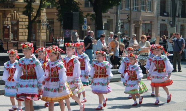 Обязательное исполнение гимна в школах столицы: в Киевсовете раскрыли новые детали
