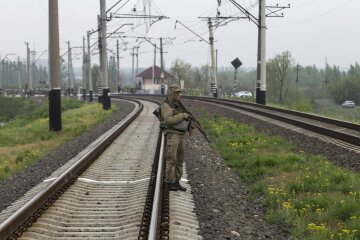 Чоловіка спіймали на спробі підірвати залізницю на Донбас