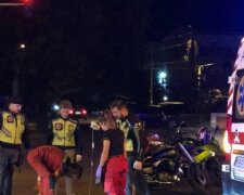 "Гонял на красный": мотоцикл разлетелся на куски после аварии в Одессе, кадры