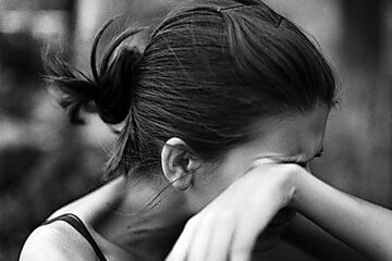 Эти кадры шокируют: школьницы зверски избивали сверстницу и снимали все на камеру