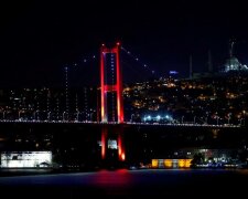 В Турции введено военное положение: генерал взят в заложники