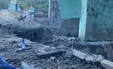 "Без паники": в Сети объяснили, почему вода в Ингульце покраснела после удара по дамбе