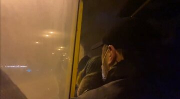 В Харькове маршрутка с пассажирами загорелась на ходу, видео из салона: "Остановите!"