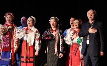 Під час виступу Хора Верьовки донька Матвієнко забула слова Рибчинського, а його назвали Євгеном