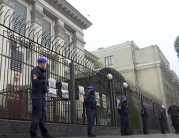 "Мають назавжди забути дорогу": будівлі російського посольства в Києві вигадали нове застосування