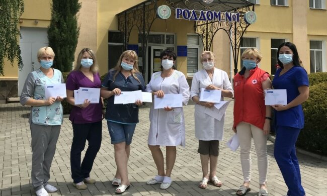 Медработники 21 опорной больницы получили наборы индивидуальной защиты