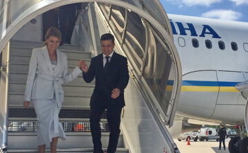 "Інших проблем в країні немає": літак Зеленського оснастять інтернетом за 32 мільйони