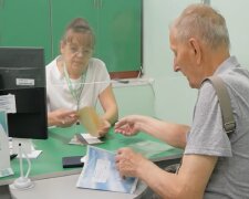 Гуманітарна допомога для пенсіонерів у Харкові