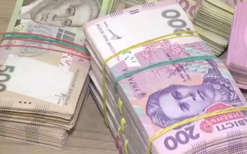 Грошова допомога для пенсіонерів у Полтавській області