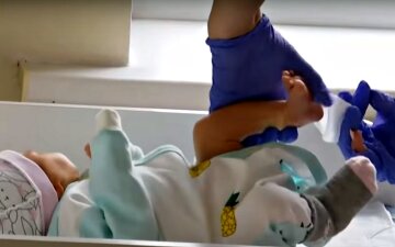 Ребенка оставили в "Окне жизни" в Одессе, фото: врачи сообщили о его состоянии