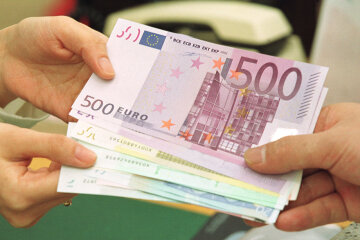 Объем денег заробитчан «тянет» на целую отрасль: названы цифры