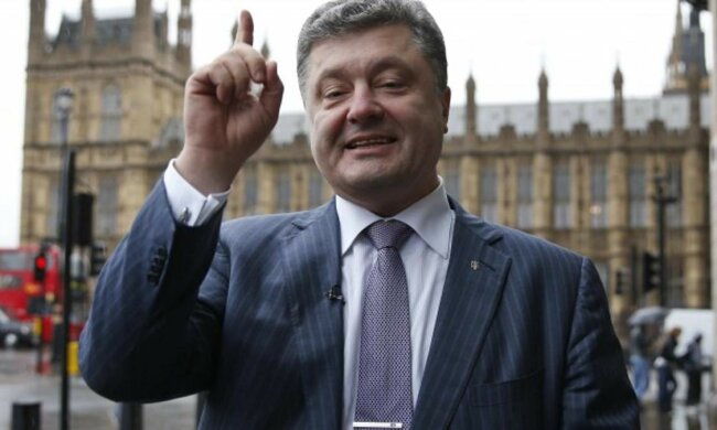 Порошенко занимается пиаром на ВСУ за счет неуплаченных налогов – военный