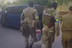 У Києві патрульному загрожує до 8 років в'язниці за побиття перехожого: "виник словесний конфлікт і..."