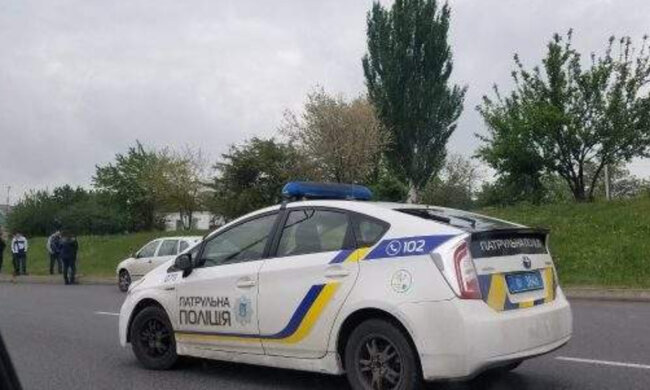 Поліцейські влаштували справжнє свавілля під Дніпром: "змушували людей красти і..."