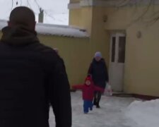 Не виделись с февраля: встреча защитника "Азовстали" с семьей трогает до слез