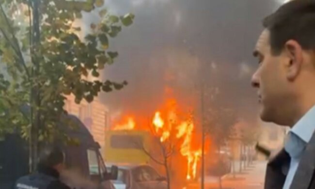 ЧП возле обладминистрации: улица в огне и дыму, кадры с места