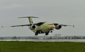 самолет Ан-178