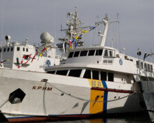 "Крим нікому не потрібен": легендарний український корабель перетворився в "гниль", кадри