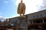 Памятник Ленину снова оказался в эпицентре скандала на Одесчине: "Не хватило денег"