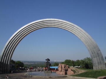 Реконструкція арки Дружби народів: В’ятрович запропонував оригінальну ідею