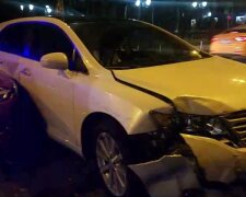 Боксер влаштував ДТП в центрі Києва, тікаючи від поліції: розбиті чотири авто, кадри