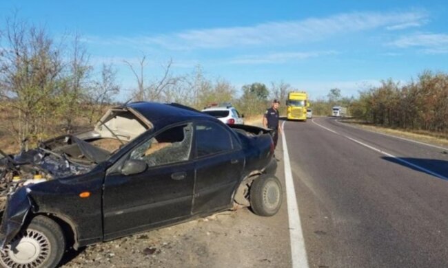 Автокатастрофа на Одещине: жизни людей оборвались мгновенно, а куски авто разбросало по трассе
