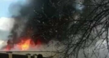 Под Харьковом разгорелся пожар в продуктовом магазине: кадры с места ЧП