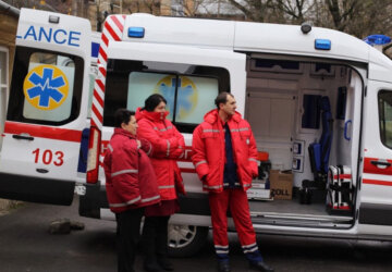 "Не менее двух тысяч гривен": в Днепре могут сделать платными вызовы скорой помощи