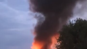 "Впечатление, что совсем не пытались спасти": сильнейший пожар вспыхнул в ТЦ в Подмосковье