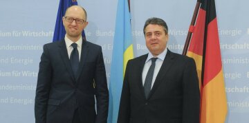 премьер-министр Украины Арсений Яценюк и министр экономики Германии Зигмар Габриэль УНИАН